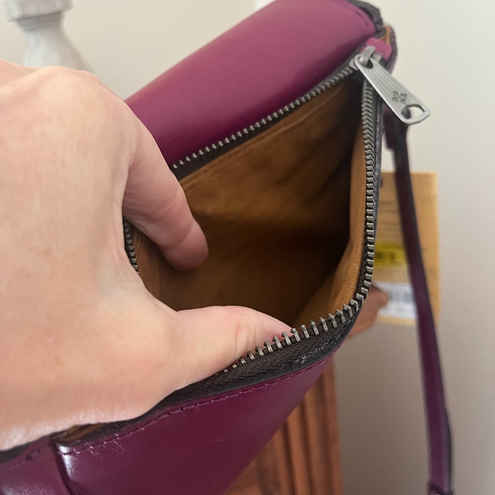 Patricia Nash Filigree Crossbody - Picture 5 of 7